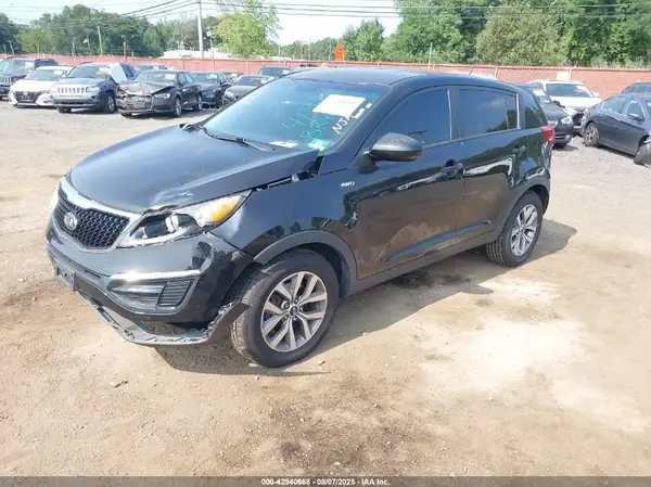 KNDPBCAC4G7809568 2016 KIA SPORTAGE - Image 2