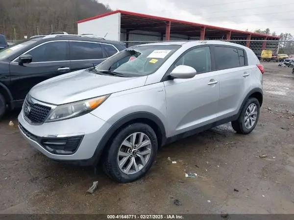 KNDPBCAC4G7811899 2016 KIA SPORTAGE - Image 2