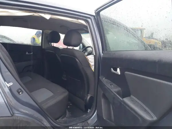 KNDPBCAC4G7849553 2016 KIA SPORTAGE - Image 8