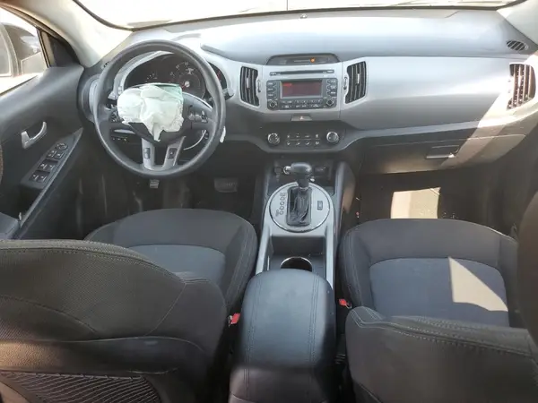 KNDPBCAC4G7864182 2016 KIA SPORTAGE - Image 8