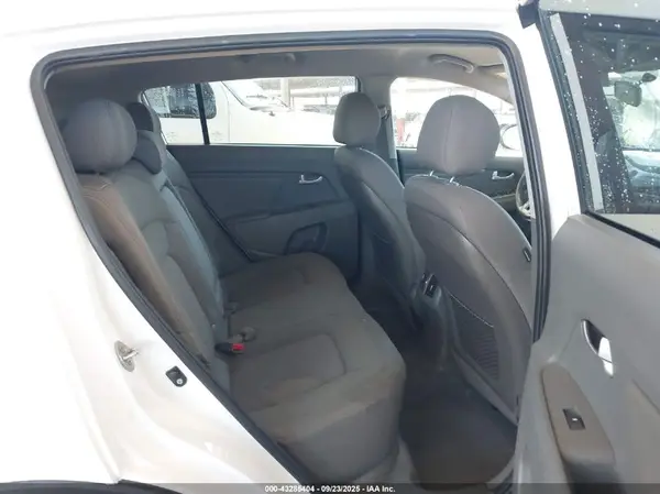 KNDPBCAC5G7815279 2016 KIA SPORTAGE - Image 8