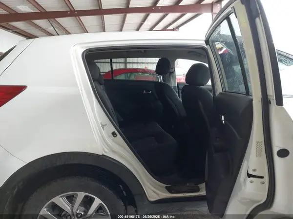 KNDPBCAC5G7837878 2016 KIA SPORTAGE - Image 8