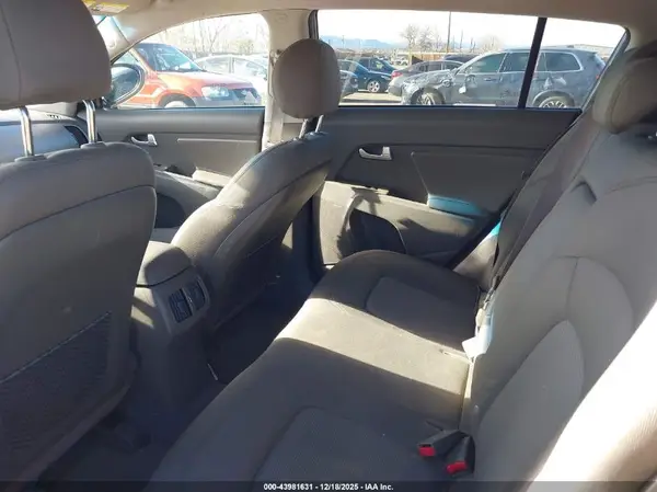 KNDPBCAC5G7876079 2016 KIA SPORTAGE - Image 8