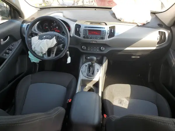 KNDPBCAC6G7802105 2016 KIA SPORTAGE - Image 8