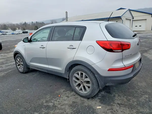 KNDPBCAC6G7812021 2016 KIA SPORTAGE - Image 2