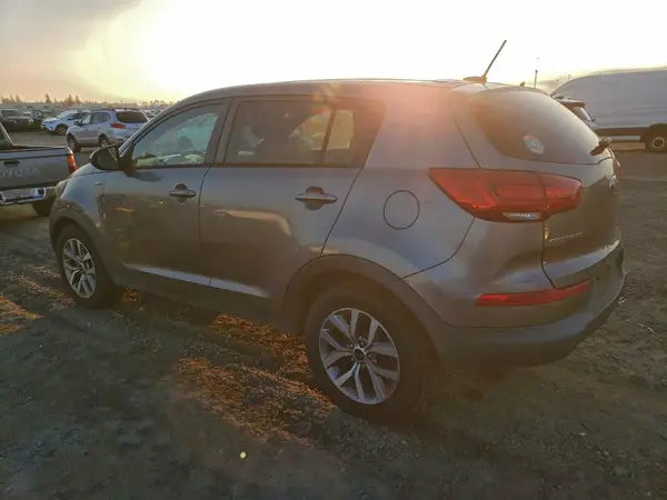 KNDPBCAC6G7825948 2016 KIA SPORTAGE - Image 2
