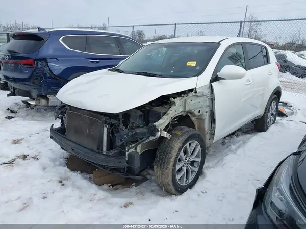 KNDPBCAC6G7828767 2016 KIA SPORTAGE - Image 2