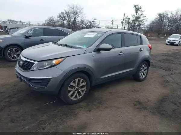KNDPBCAC6G7831989 2016 KIA SPORTAGE - Image 2