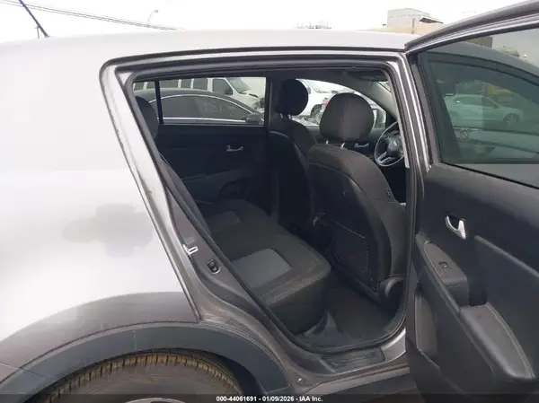 KNDPBCAC6G7831989 2016 KIA SPORTAGE - Image 8