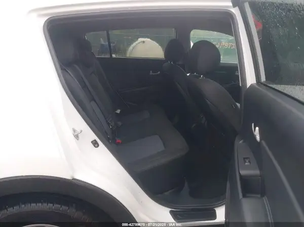 KNDPBCAC6G7833760 2016 KIA SPORTAGE - Image 8