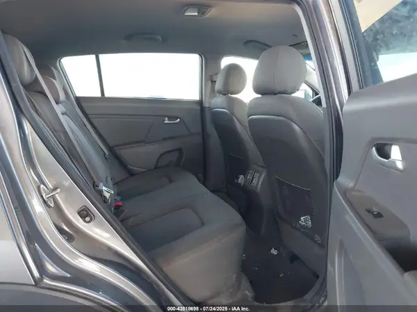 KNDPBCAC6G7840210 2016 KIA SPORTAGE - Image 8