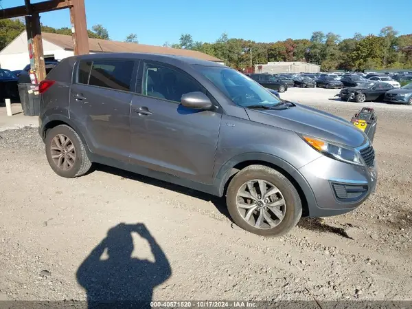 KNDPBCAC6G7856035 2016 KIA SPORTAGE - Image 1