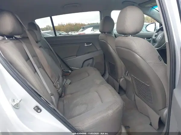 KNDPBCAC6G7870551 2016 KIA SPORTAGE - Image 8