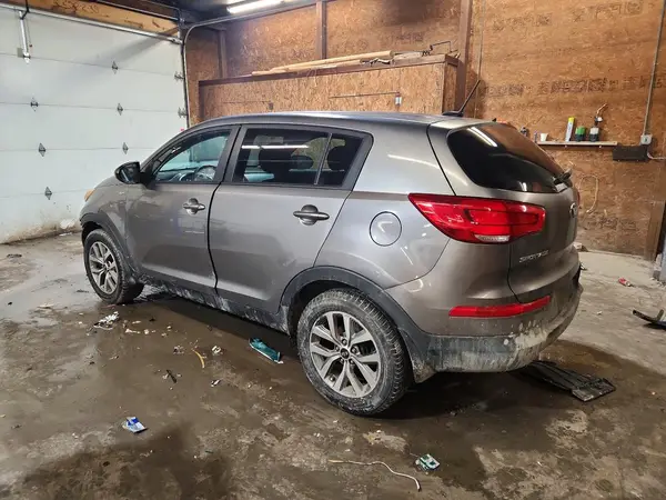 KNDPBCAC7G7803618 2016 KIA SPORTAGE - Image 2