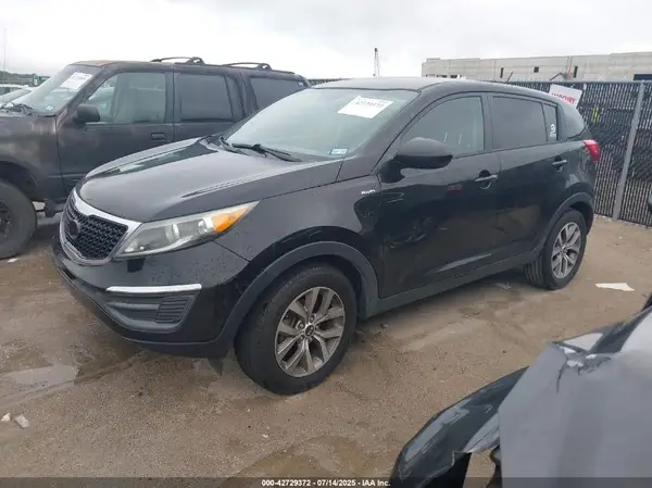 KNDPBCAC7G7811833 2016 KIA SPORTAGE - Image 2