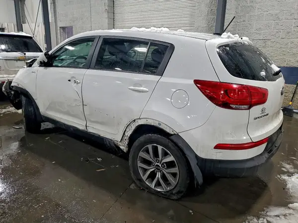 KNDPBCAC7G7837039 2016 KIA SPORTAGE - Image 2