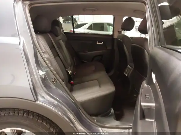 KNDPBCAC7G7838207 2016 KIA SPORTAGE - Image 8