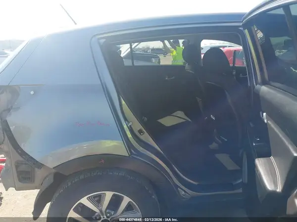 KNDPBCAC7G7844069 2016 KIA SPORTAGE - Image 8