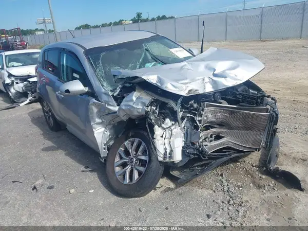 KNDPBCAC7G7848459 2016 KIA SPORTAGE - Image 1