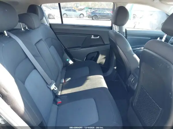 KNDPBCAC7G7865925 2016 KIA SPORTAGE - Image 8