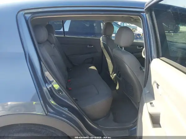 KNDPBCAC7G7875936 2016 KIA SPORTAGE - Image 8