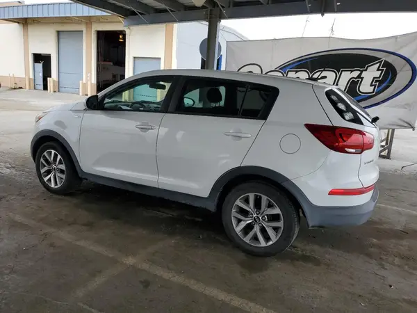 KNDPBCAC8G7800761 2016 KIA SPORTAGE - Image 2