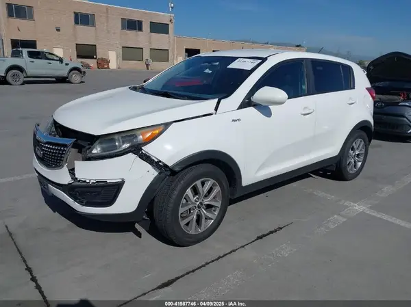 KNDPBCAC8G7803255 2016 KIA SPORTAGE - Image 2
