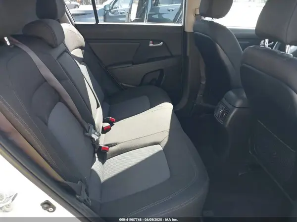 KNDPBCAC8G7803255 2016 KIA SPORTAGE - Image 8