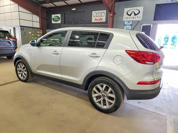 KNDPBCAC8G7832304 2016 KIA SPORTAGE - Image 2