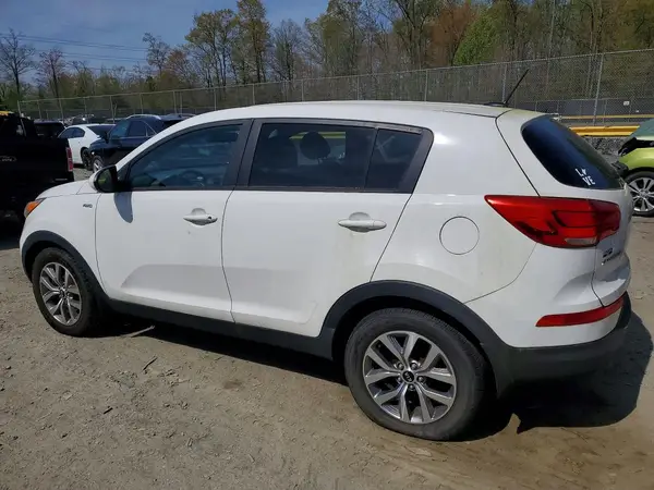 KNDPBCAC8G7856893 2016 KIA SPORTAGE - Image 2