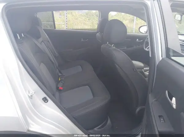 KNDPBCAC8G7862273 2016 KIA SPORTAGE - Image 8