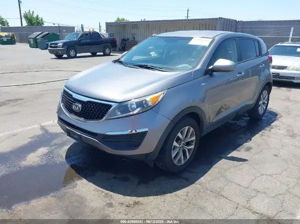 KNDPBCAC8G7871586 2016 KIA SPORTAGE - Image 2