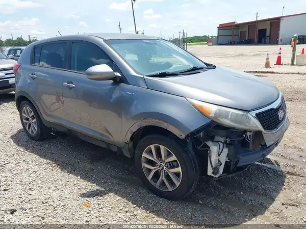 KNDPBCAC8G7872897 2016 KIA SPORTAGE - Image 1