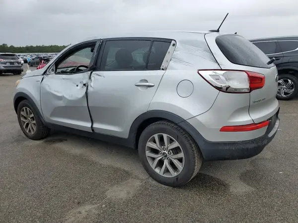 KNDPBCAC8G7876142 2016 KIA SPORTAGE - Image 2
