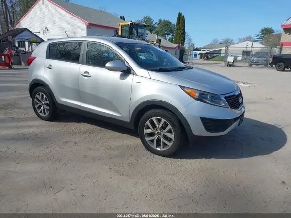 KNDPBCAC8G7879297 2016 KIA SPORTAGE - Image 1