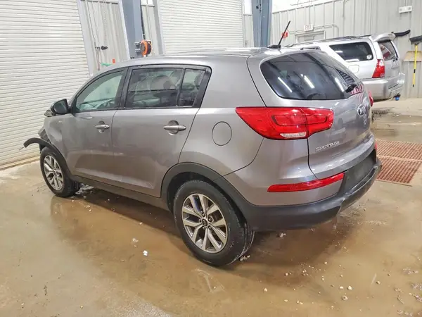 KNDPBCAC8G7879445 2016 KIA SPORTAGE - Image 2