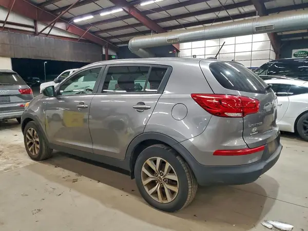 KNDPBCAC9G7803619 2016 KIA SPORTAGE - Image 2