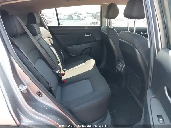 KNDPBCAC9G7830996 2016 KIA SPORTAGE - Image 8
