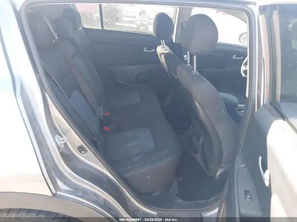 KNDPBCAC9G7840928 2016 KIA SPORTAGE - Image 8