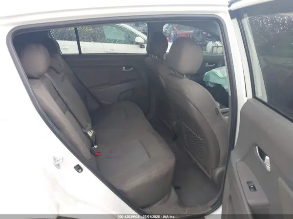 KNDPBCAC9G7849645 2016 KIA SPORTAGE - Image 8