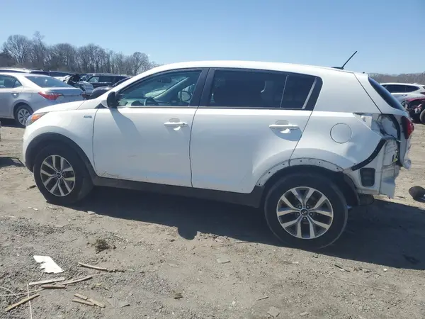 KNDPBCAC9G7870477 2016 KIA SPORTAGE - Image 2