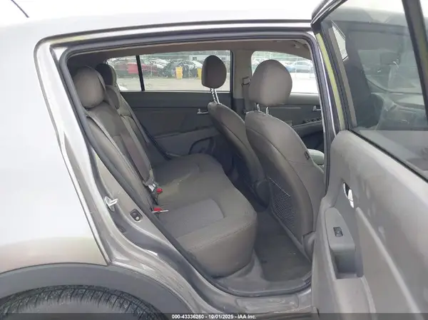 KNDPBCAC9G7880569 2016 KIA SPORTAGE - Image 8
