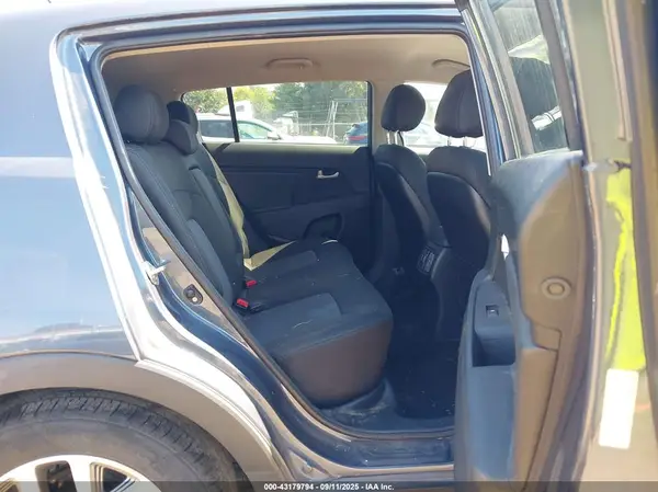 KNDPBCACXG7802611 2016 KIA SPORTAGE - Image 8