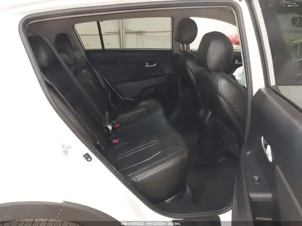 KNDPBCACXG7811048 2016 KIA SPORTAGE - Image 8