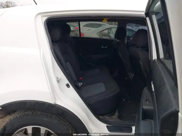 KNDPBCACXG7839836 2016 KIA SPORTAGE - Image 8