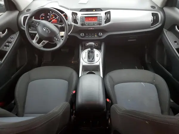 KNDPBCACXG7856104 2016 KIA SPORTAGE - Image 8