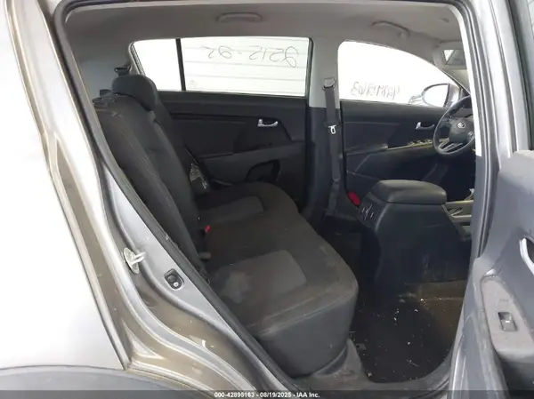 KNDPBCACXG7869693 2016 KIA SPORTAGE - Image 8