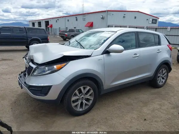KNDPBCACXG7880869 2016 KIA SPORTAGE - Image 2