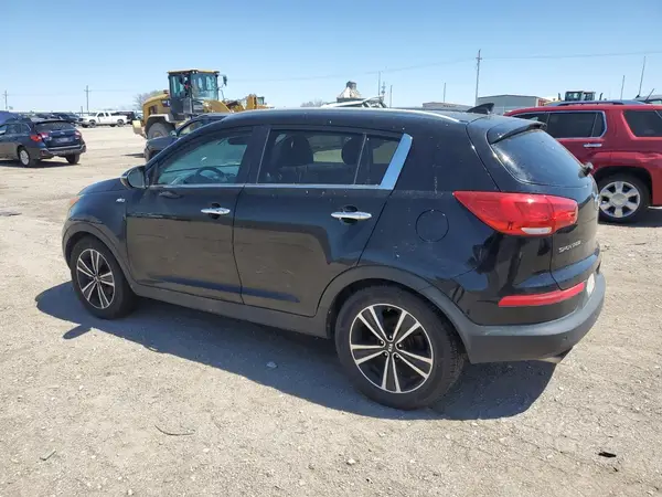 KNDPCCA61G7816002 2016 KIA SPORTAGE - Image 2