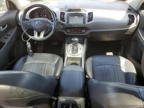 KNDPCCA61G7816002 2016 KIA SPORTAGE - Image 8
